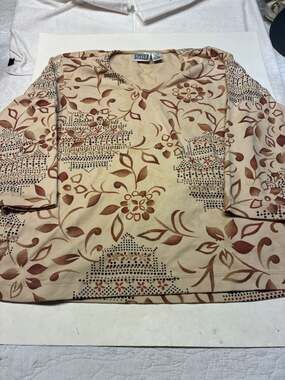 Chico's Design Beige Floral Leaf Print Beaded V-Neck Top Size 2